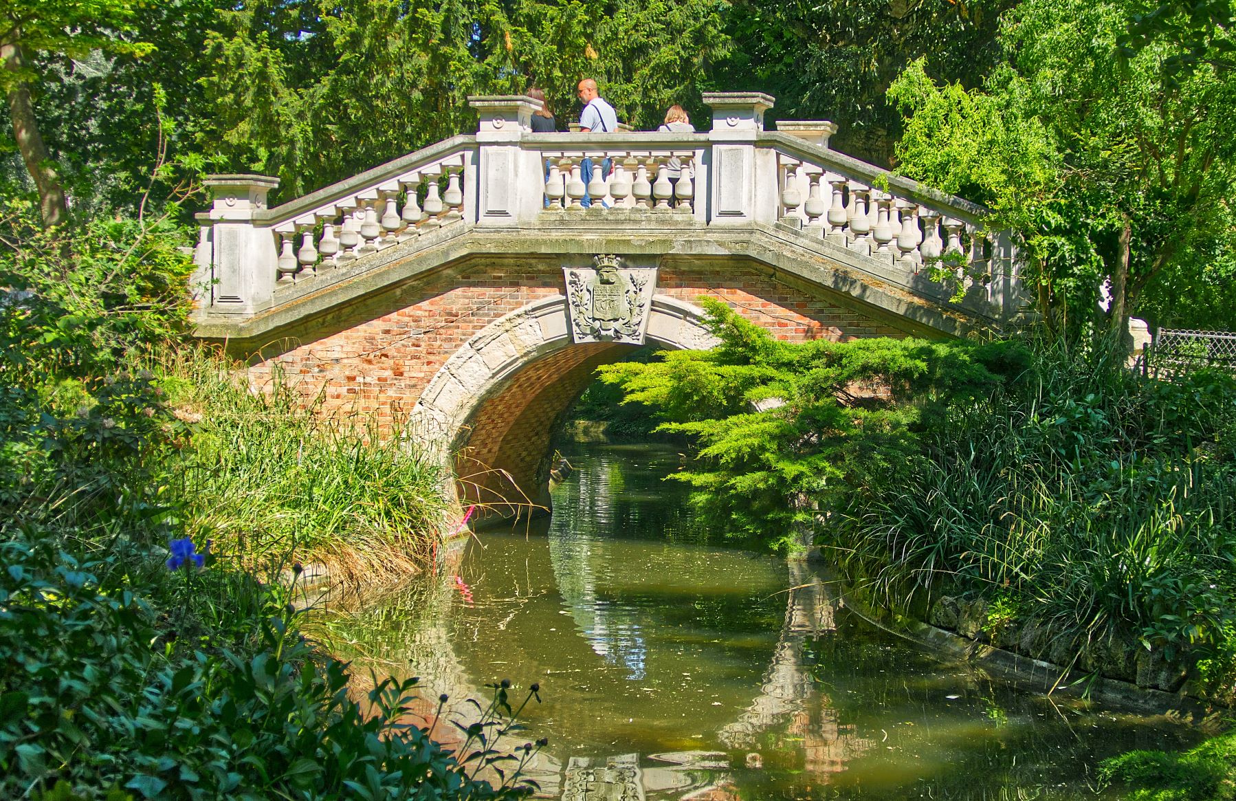Photo park monceau bridge Hotel Napoleon Paris
