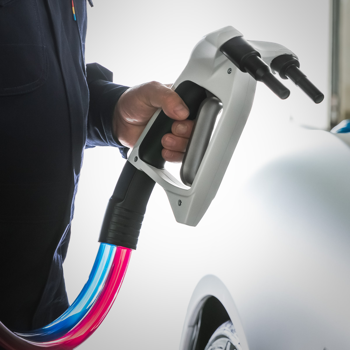 nanoFlowcell - Fuelling with bi-ION® electrolyte