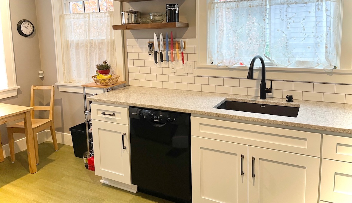 Cost of midrange kitchen renovation Project Estimates