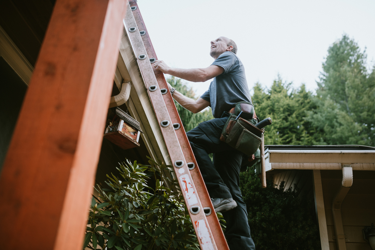 roofer on ladder