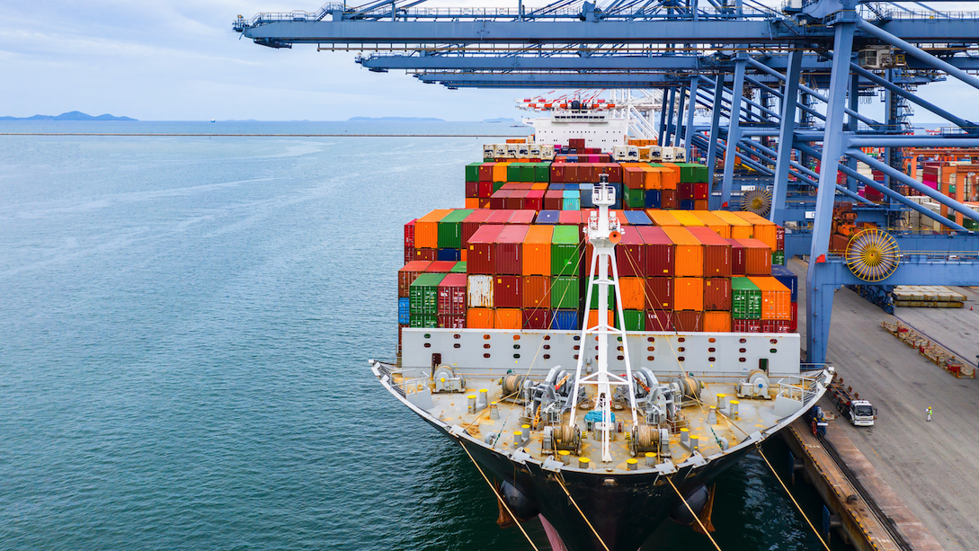 Cheapest Ways to Ship from the US to the UK Explained