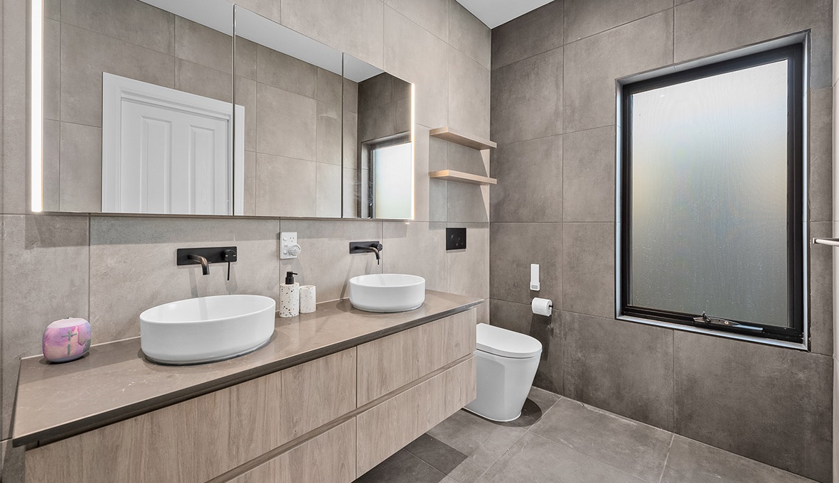 A Masterful Bedroom and Bathroom Renovation in Oakleigh South, Melbourne