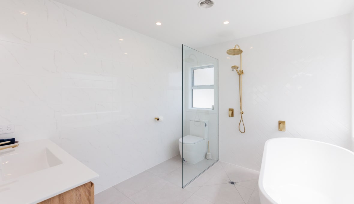 A stylish yet understated master suite extension in Shannon, Manawatu