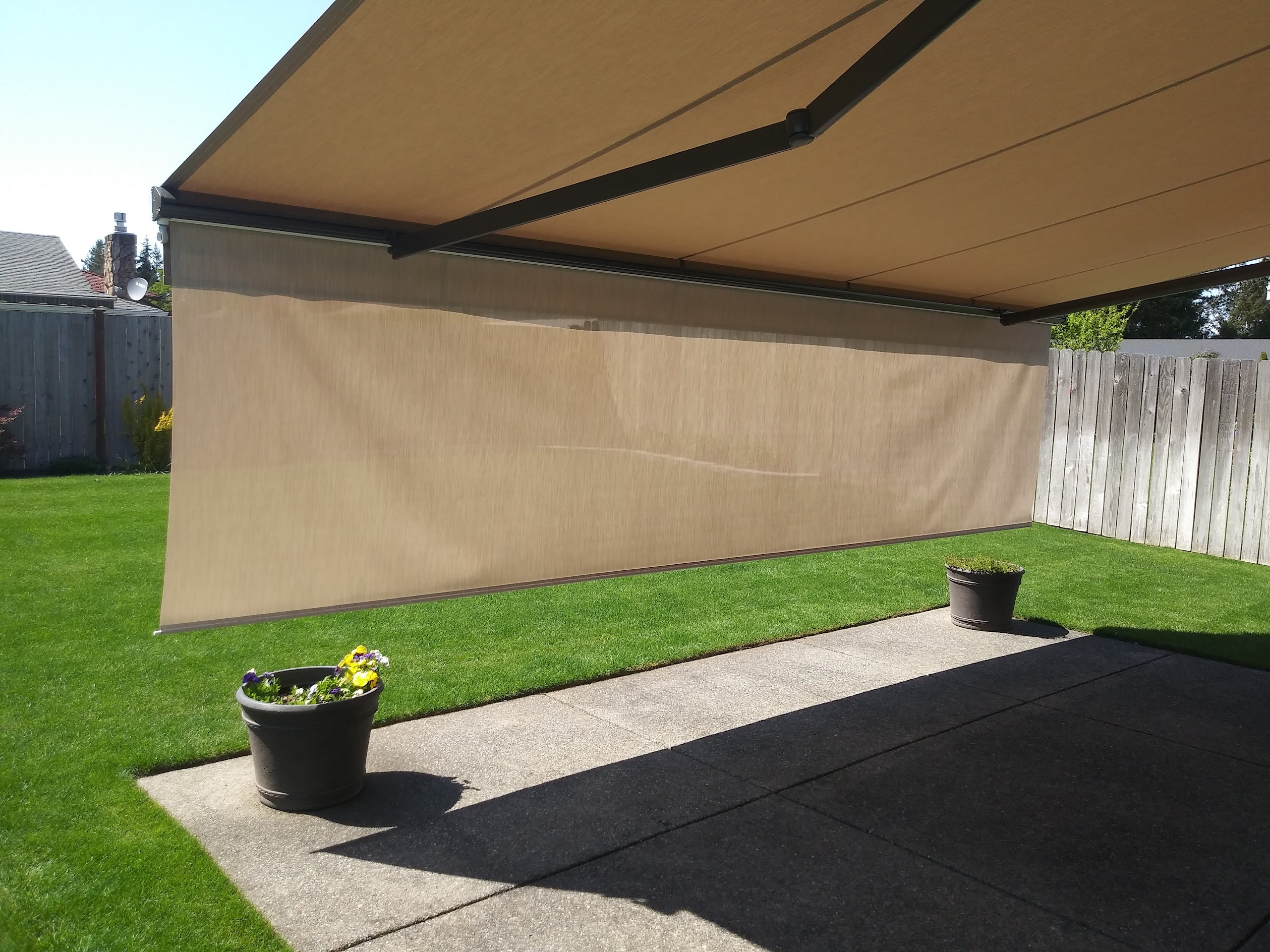 Tent & Awning Retractable Awnings