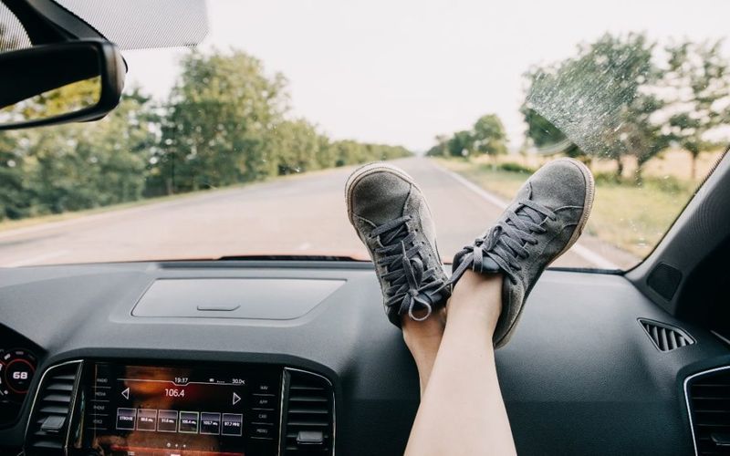 G3 Help Me Blogs The Dangers of Putting Your Feet on the Dashboard