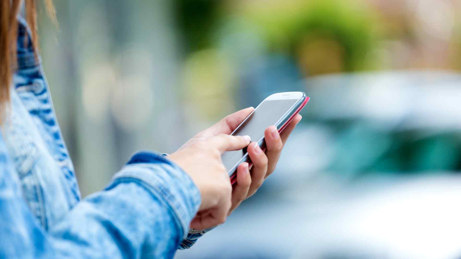 The Environmental Impact of iPhone Repair and Recycling | Cellfixx BC