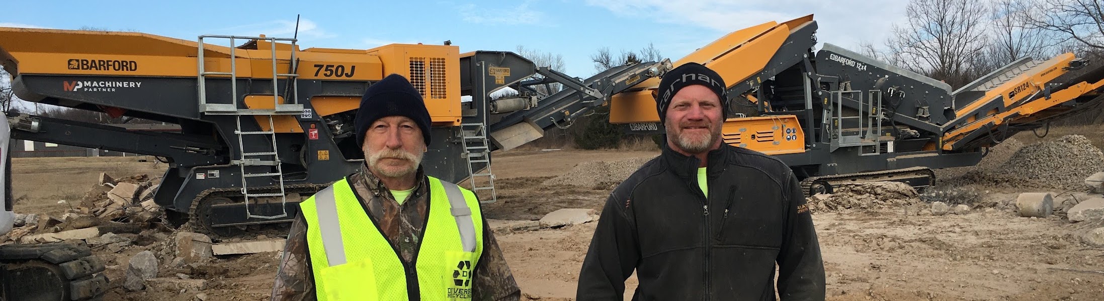 Machinery Partner customers with crusher and screener setup