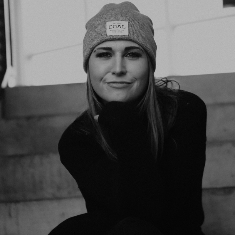Headshot of Zoe Hartsfield