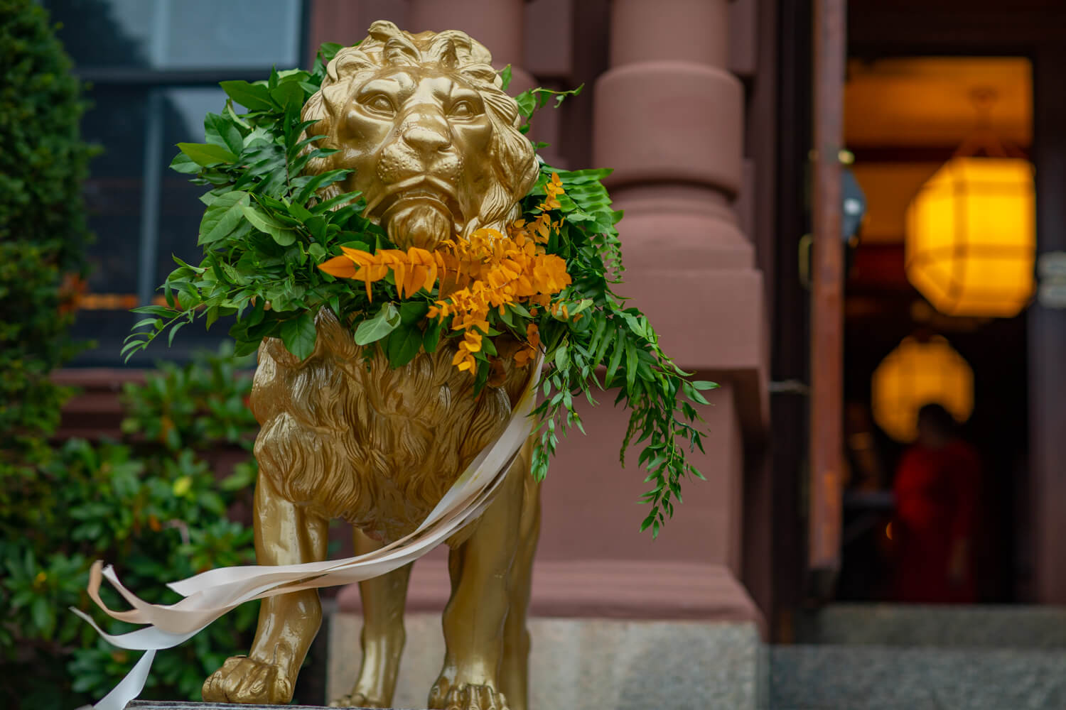 the lion outside of the library restaurant in Portsmouth NH