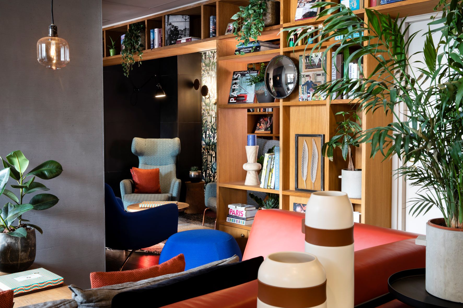 Photo de la bibliothèque Terrass" Hotel Montmartre Paris