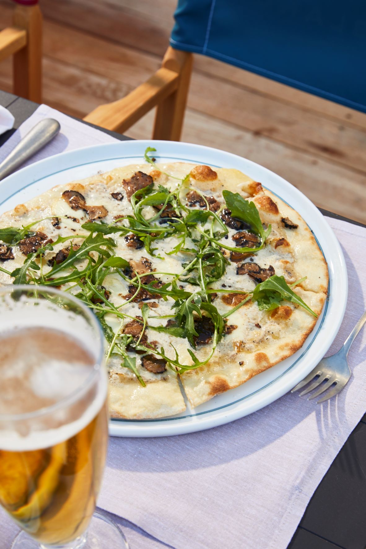 Pizza estivale écrin blanc hôtel 4 étoiles courchevel