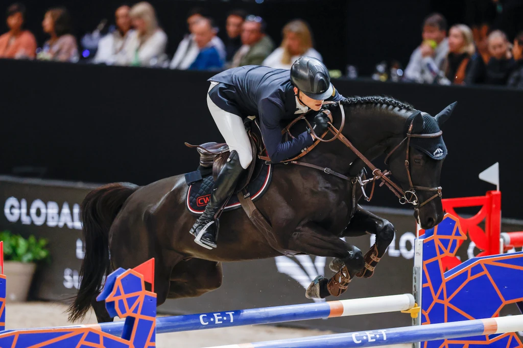 Max Kühner gewinnt den Longines Grand Prix von Basel im Springen
