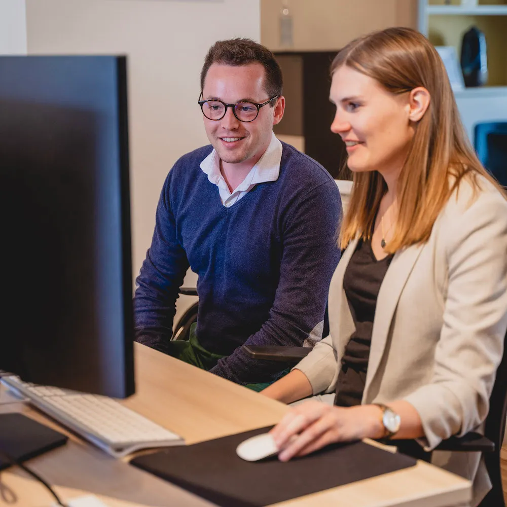 Actuaries working with Akur8 solution