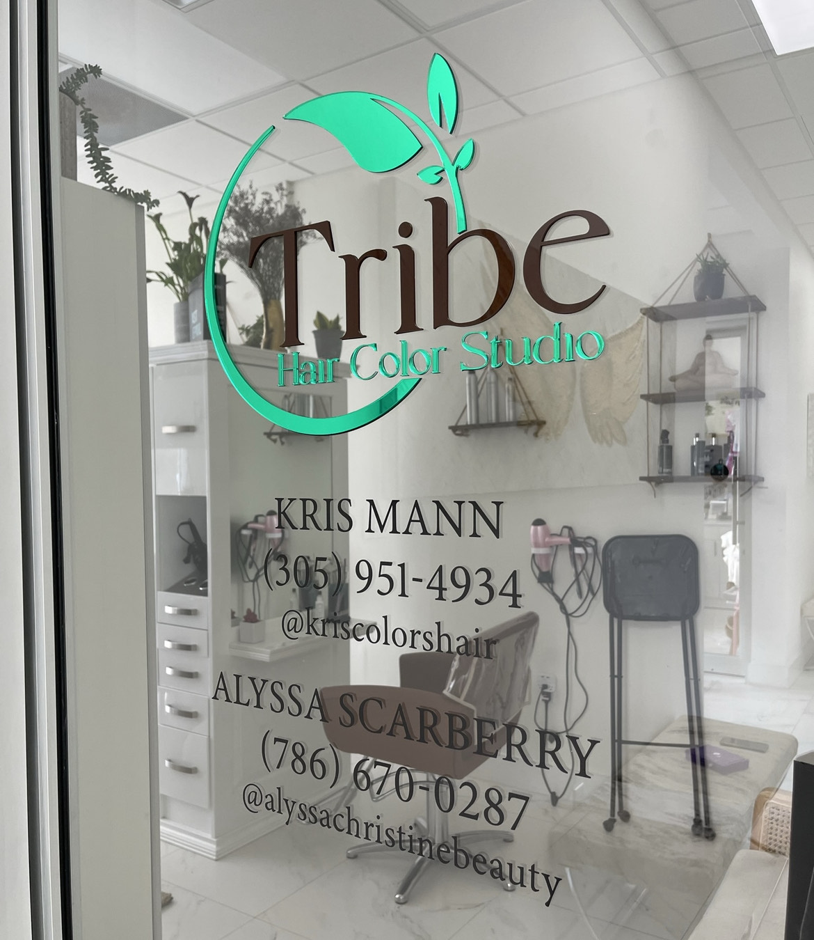 KrisColorsHair Doubles Revenue with GlossGenius