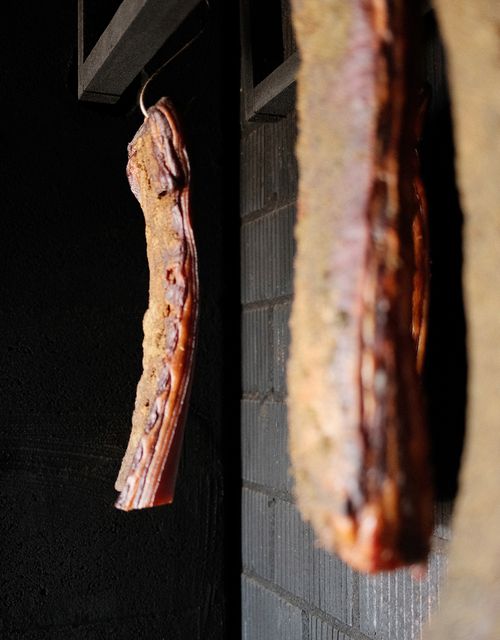 Roland Brunner beim Käsen Alp Heubühlen