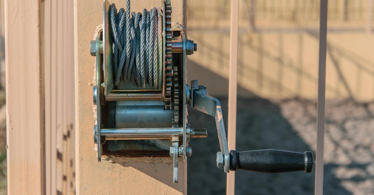 How To Use A Hand Winch Junkyard Mob