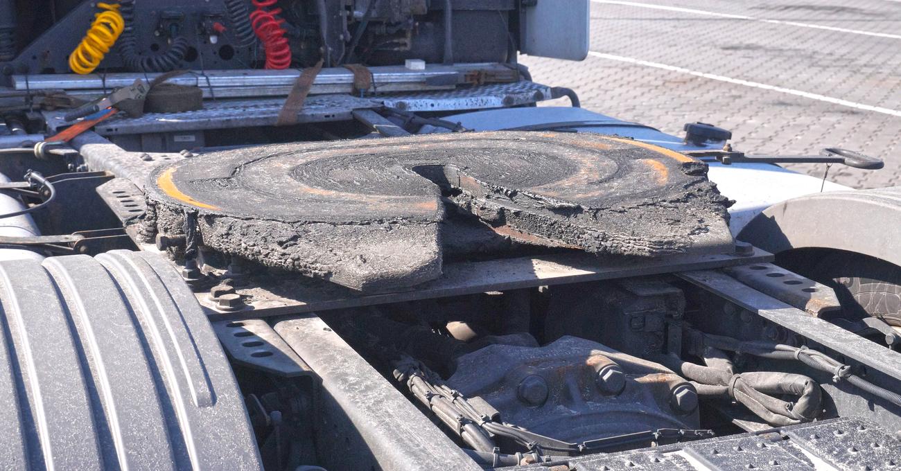 How To Adjust A Jost Fifth Wheel How To Adjust A Jost Fifth Wheel | Junkyard Mob