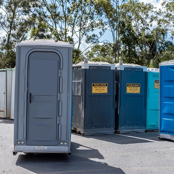 How Do Portable Toilets Work? Poles and Holes