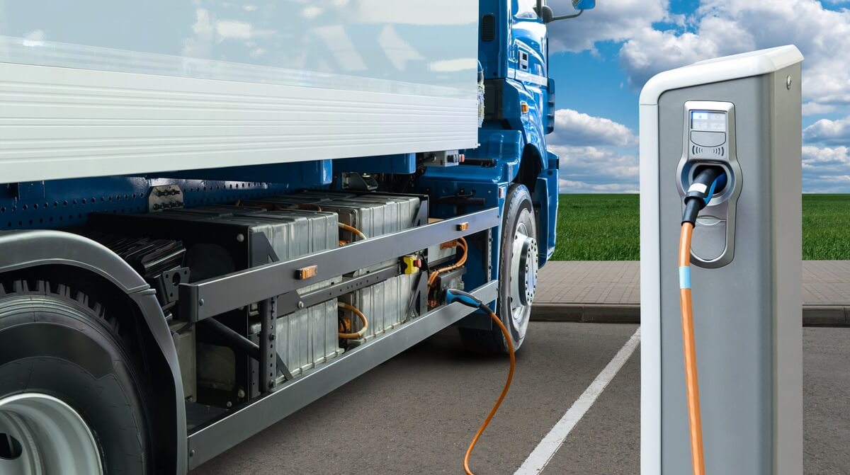 10 Ways to Reduce Fuel Cost for Your Fleet