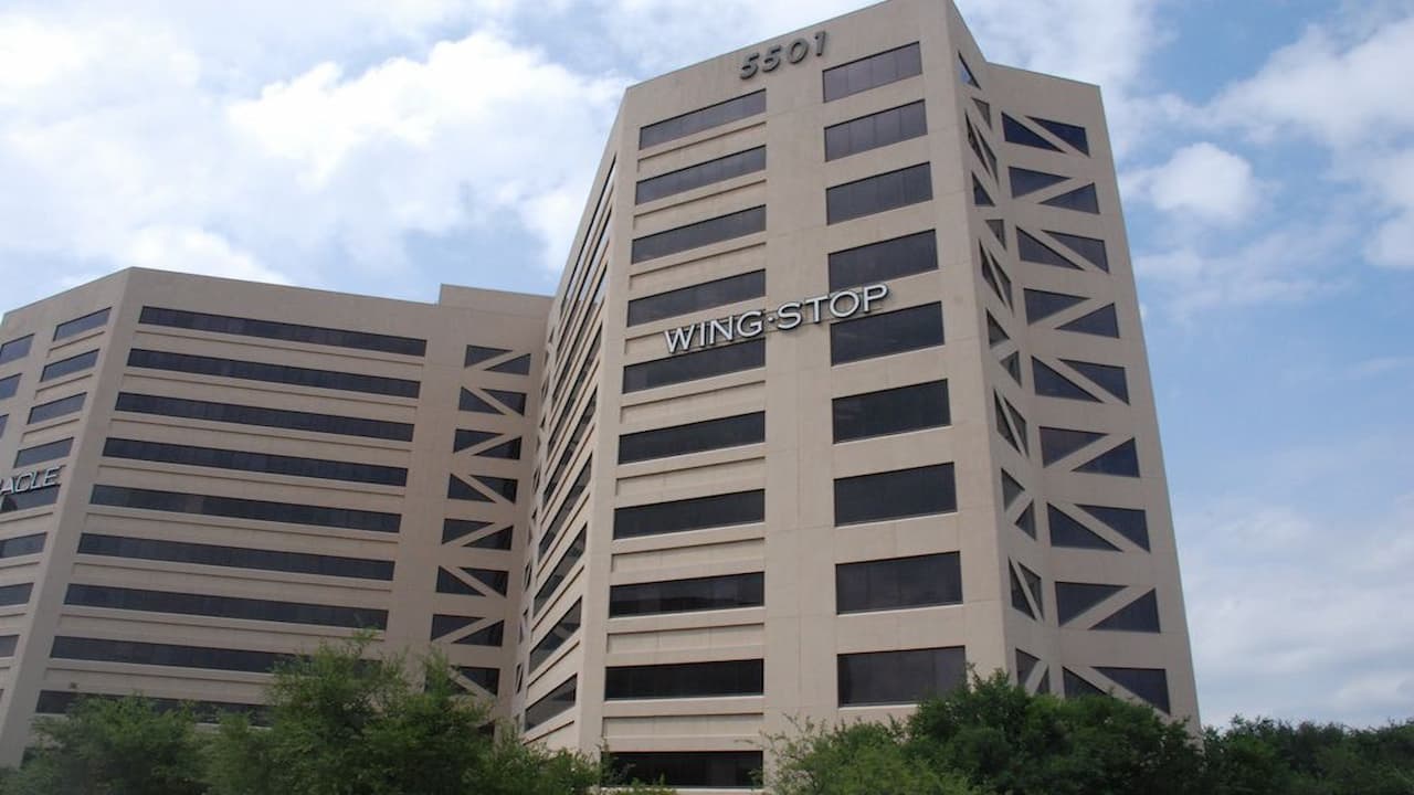Apartments near the Wingstop HQ in Addison, TX