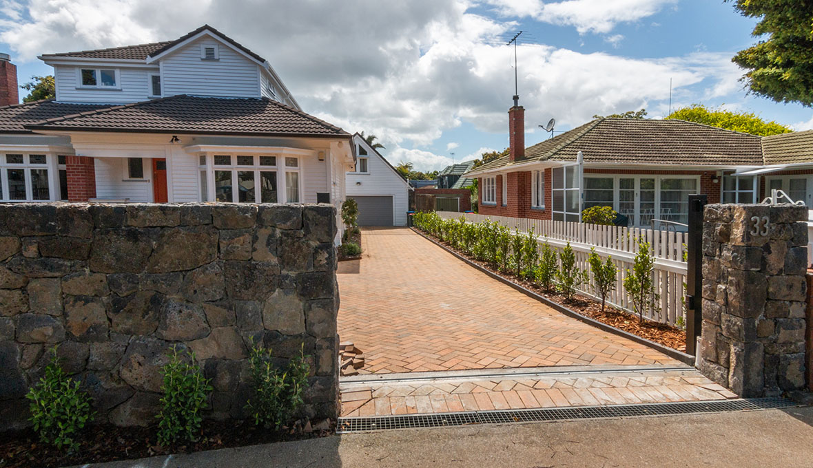 Landscaping a classic garden in Greenlane, Auckland Central l Zones ...