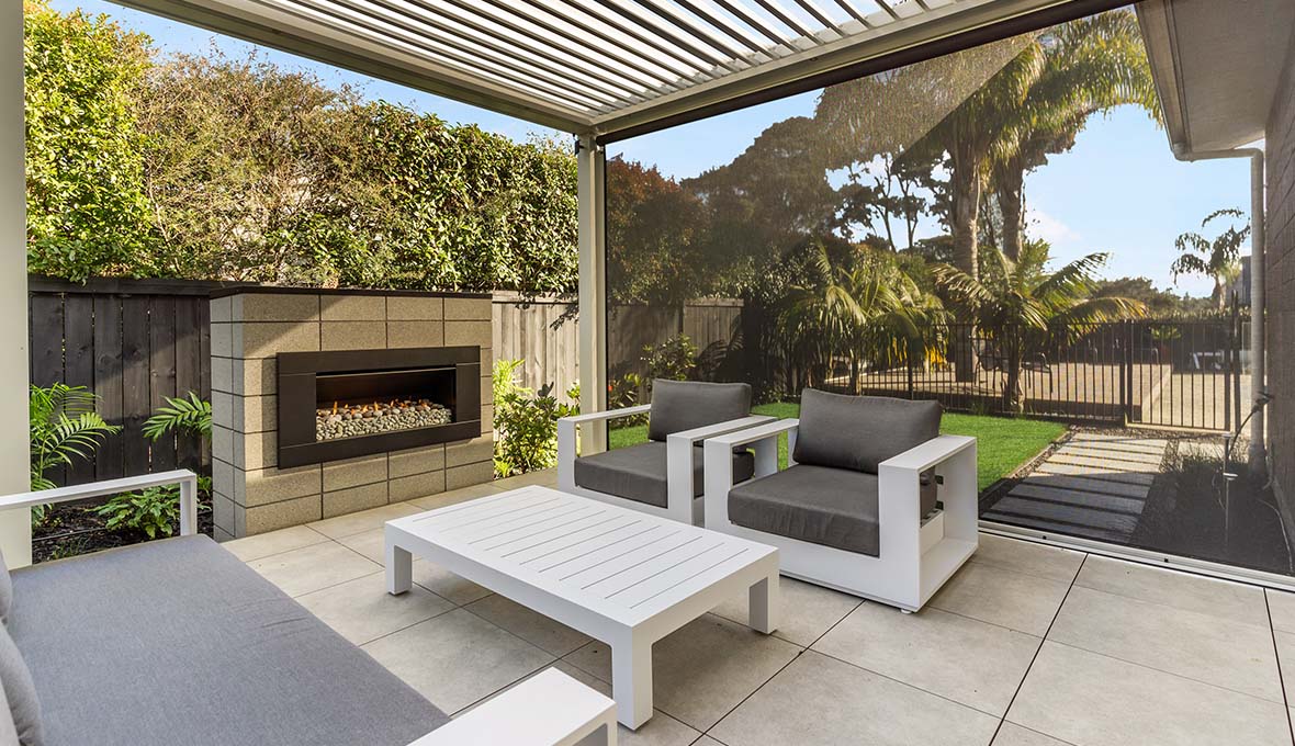 Creating a Stunning Outdoor Living Space with Louvre Roof in Greenhithe