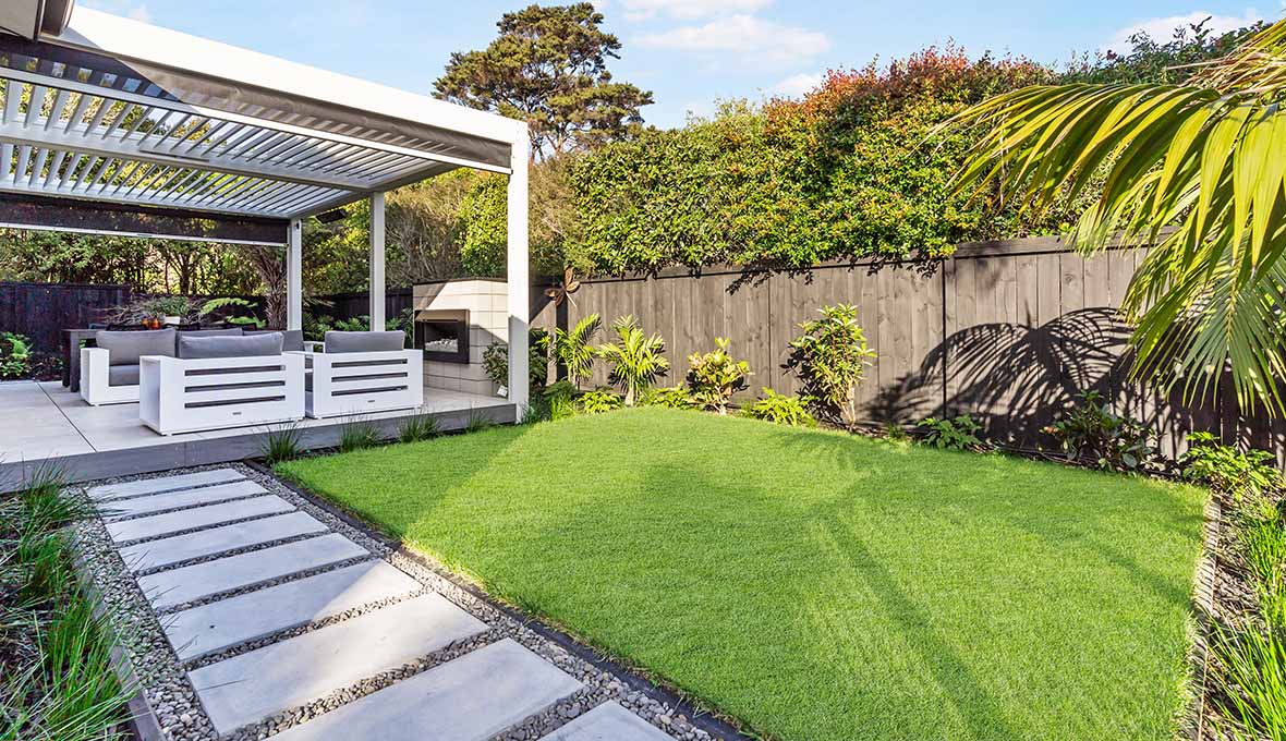 Creating a Stunning Outdoor Living Space with Louvre Roof in Greenhithe