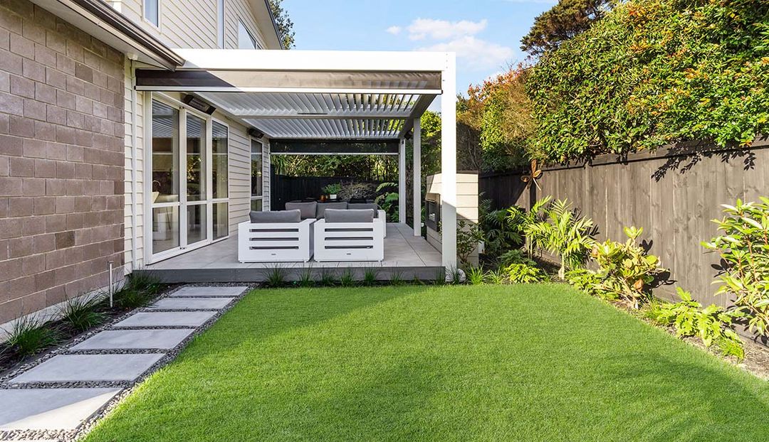 Creating a Stunning Outdoor Living Space with Louvre Roof in Greenhithe