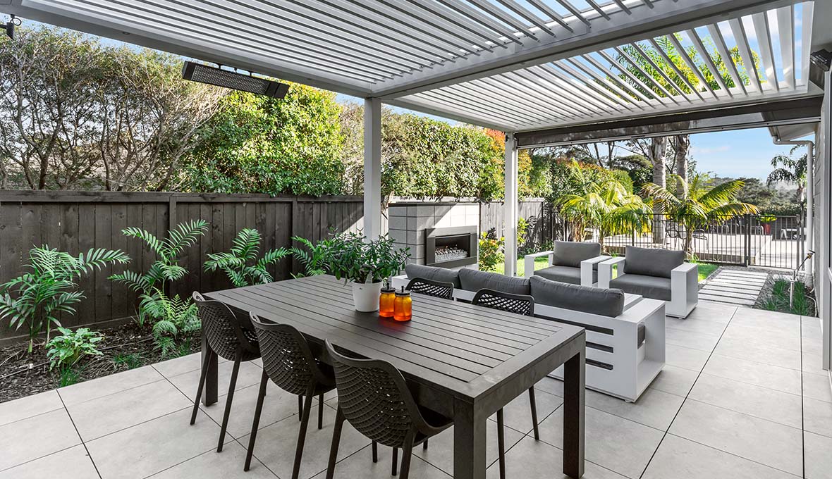 Creating a Stunning Outdoor Living Space with Louvre Roof in Greenhithe