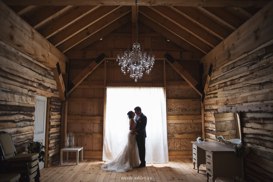 16. Rustic-Wedding-Photos