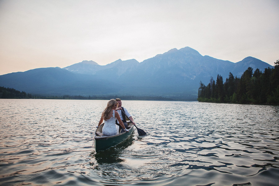 53. wedding-with-canoe