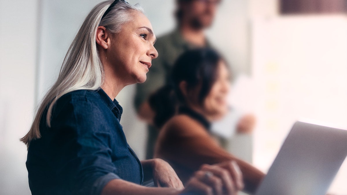 Qualitative risk analysis: entrepreneur listening during a meeting