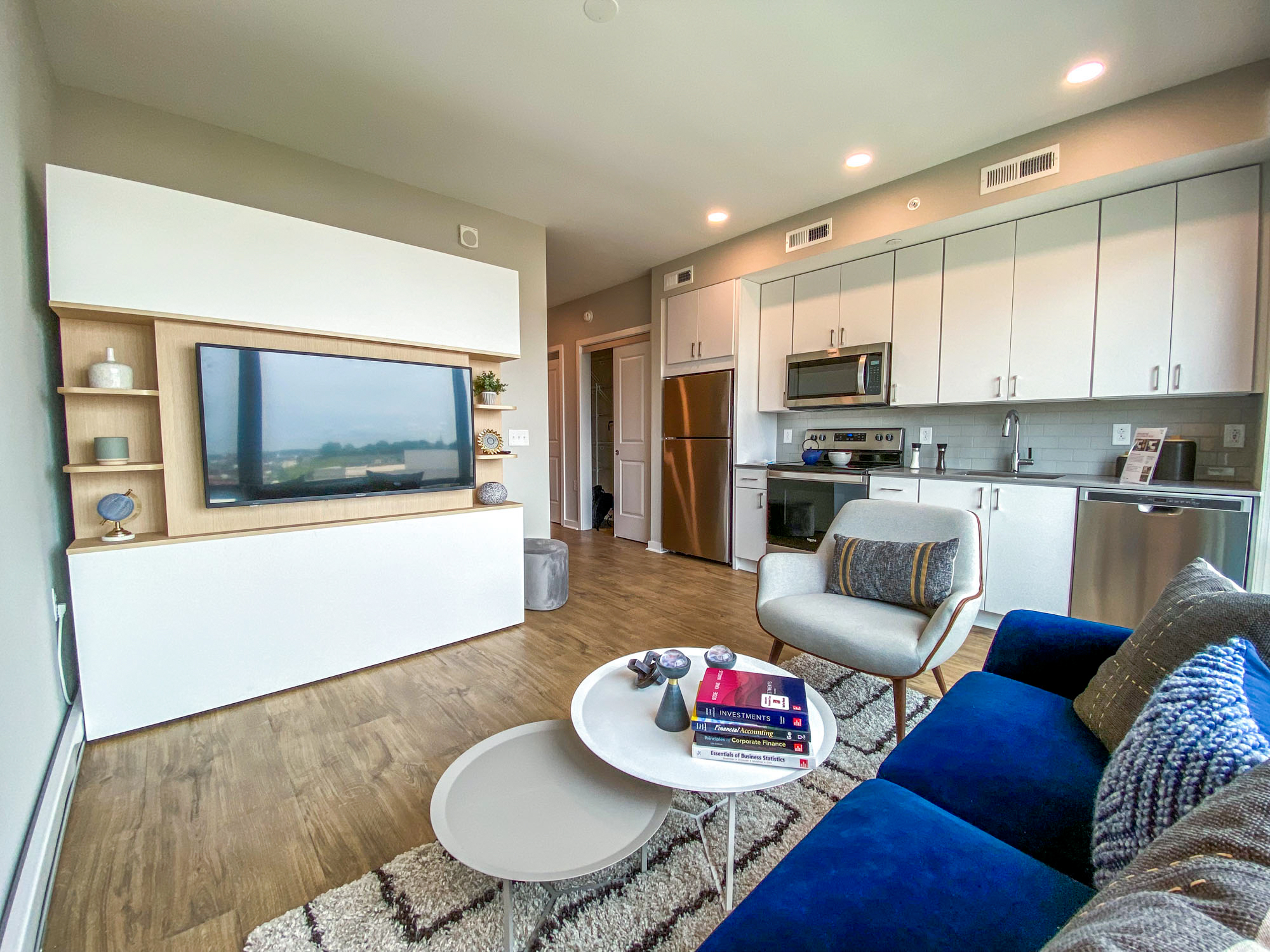 555 President in Baltimore, Featuring the Pocket Office