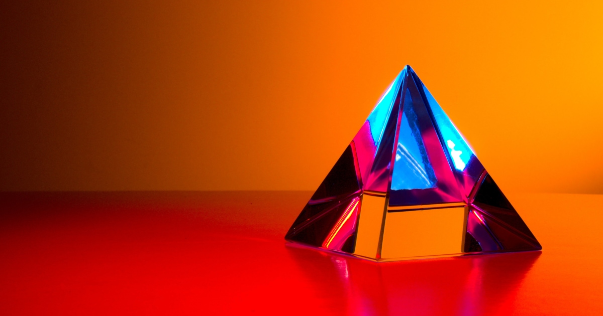 What are Prism Eyeglass Lenses? — THE OPTICAL. CO