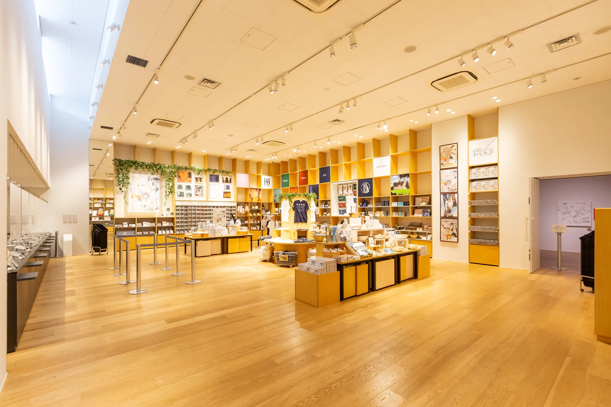 写真作品：内観（六本木ミュージアム・東京都港区六本木5620）｜カメラマン派遣のdeltaphoto