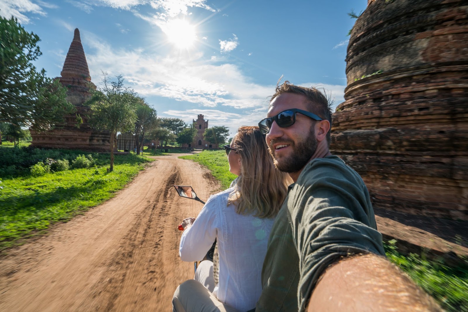 Wandering around Bagan with an e-bike