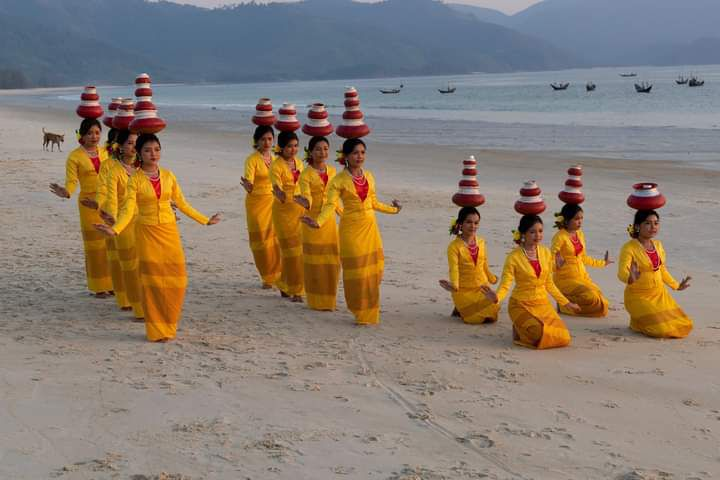 Performing Pot Dance at the beach (Photo Credit: Mr.Pehuen Grotti)