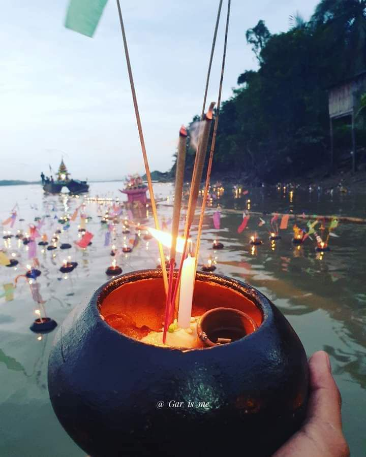 Floating Tha Bake in Thadingyut festival (Photo Credit: Gar is me)