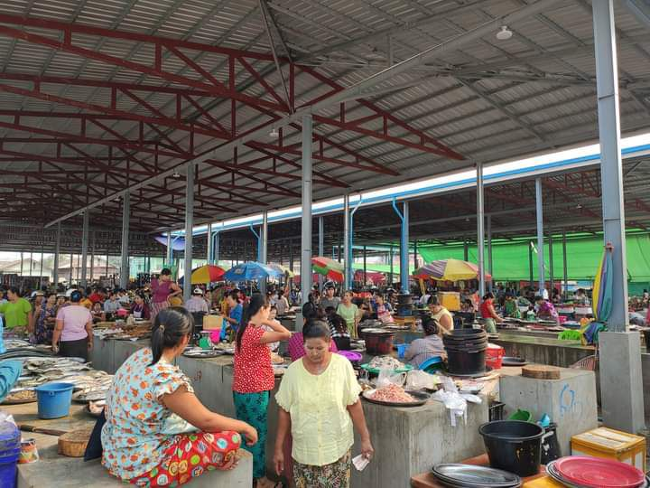 Pyan Kya Zein (Strand market) (Photo Credit: Phoe Zaw)  7.Night Markets in Dawei