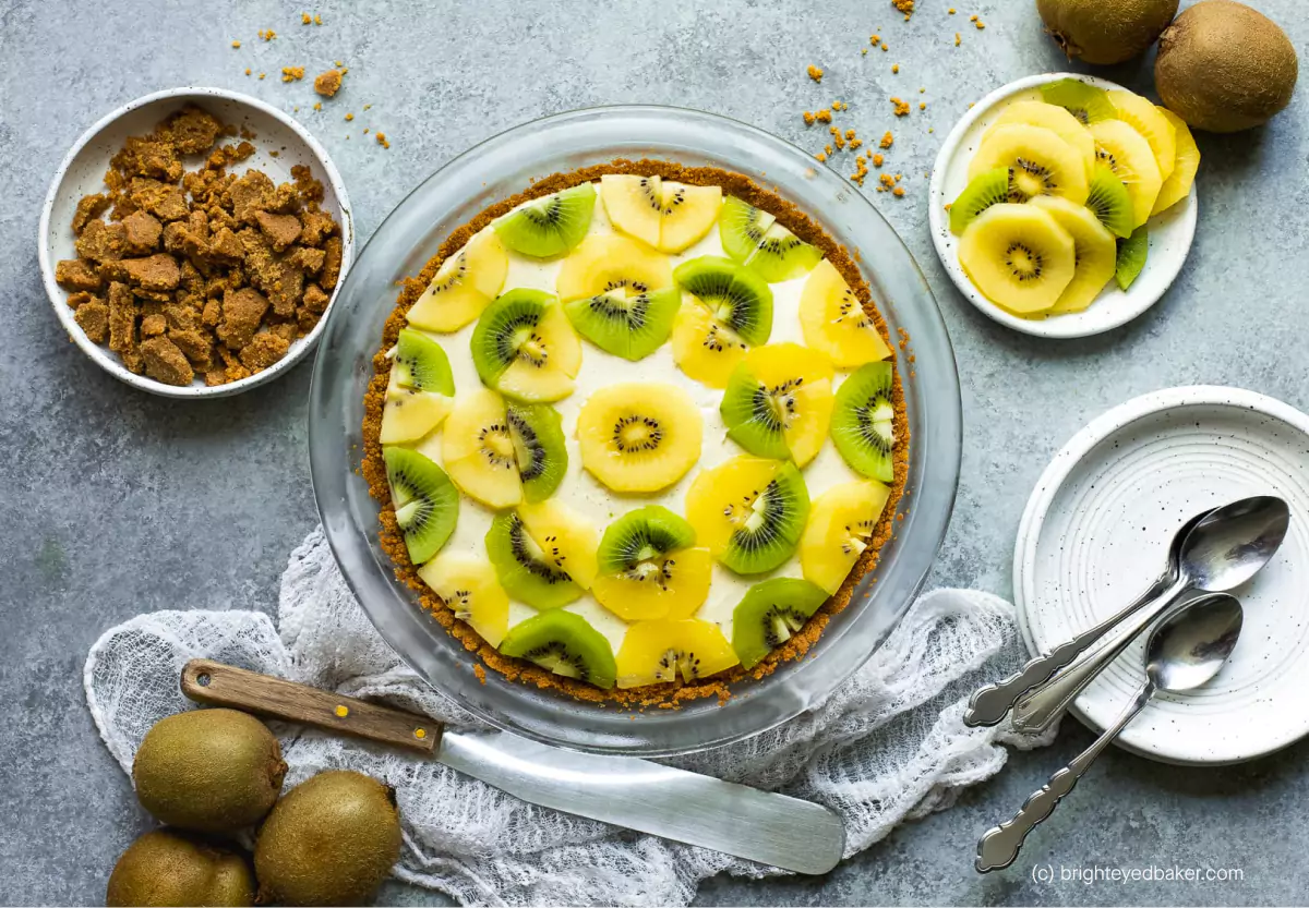 a kiwi cheesecake