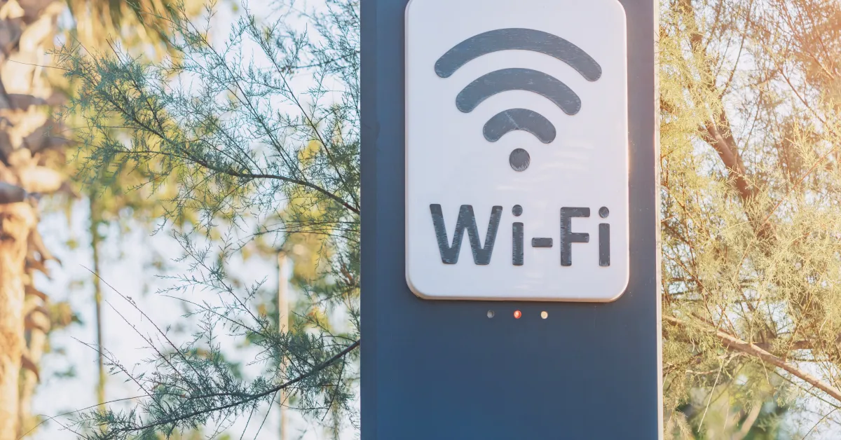 Wi-fi sign placed in an outdoor park.