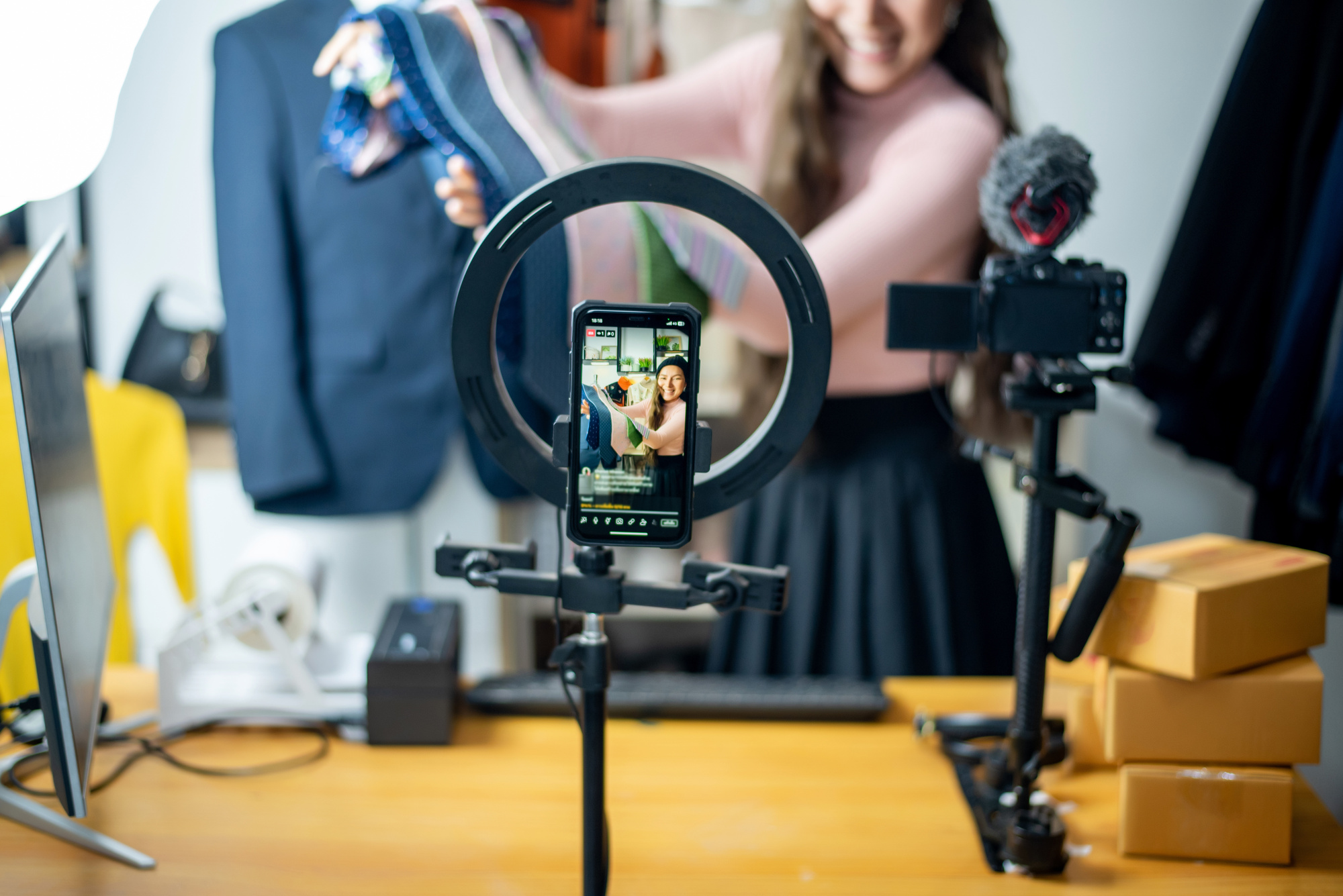 Celebrity Style: The Impact on Everyday Fashion Choices