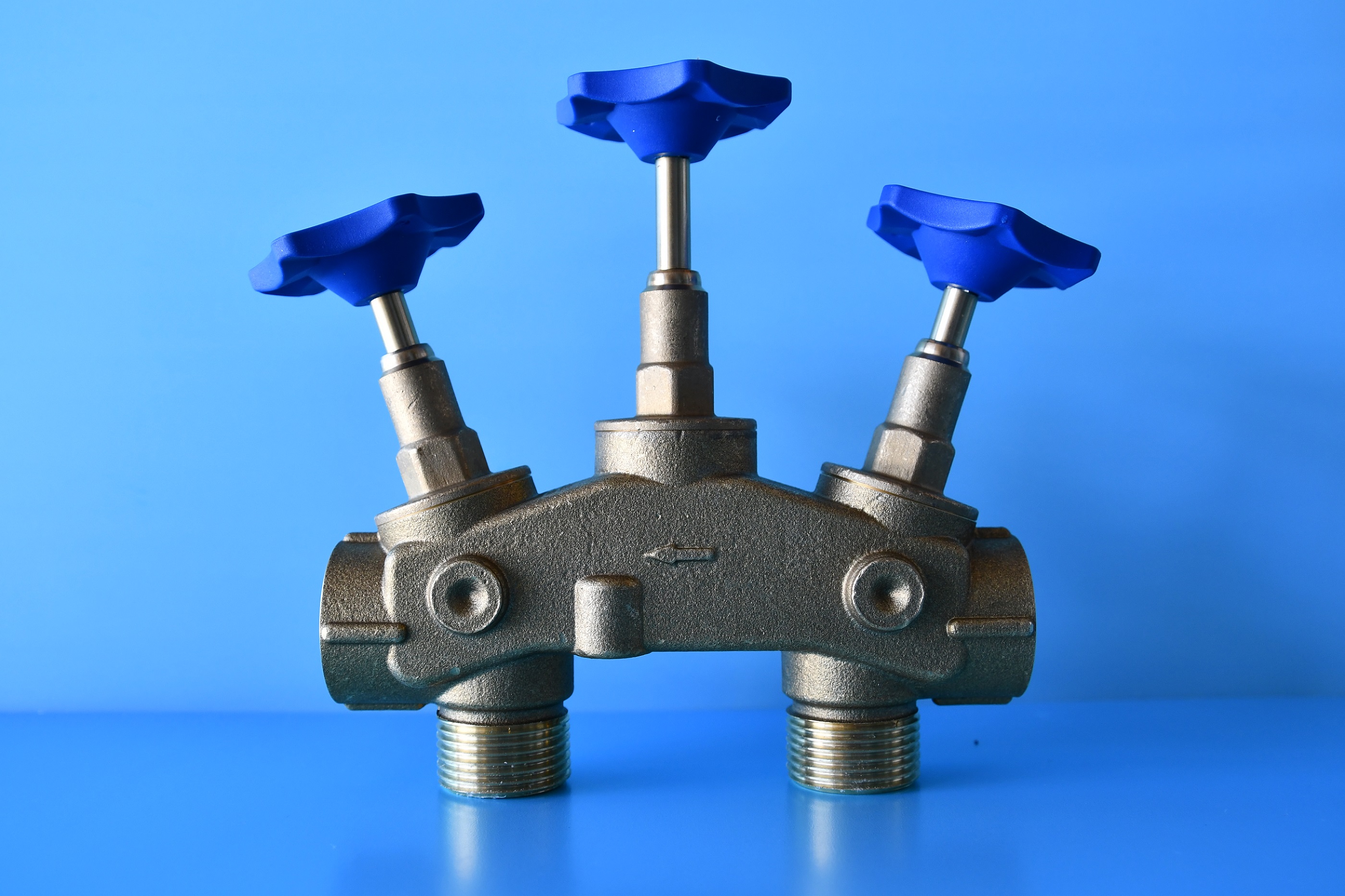 Zubehör für Wasseraufbereitungsanlagen: Für unsere diversen Wasseraufbereitungsanlagen bieten wir Materialien wie Anschlussarmaturen, Edelstahlwellrohre, Wasserhärtetests sowie weiteres Zubehör an.