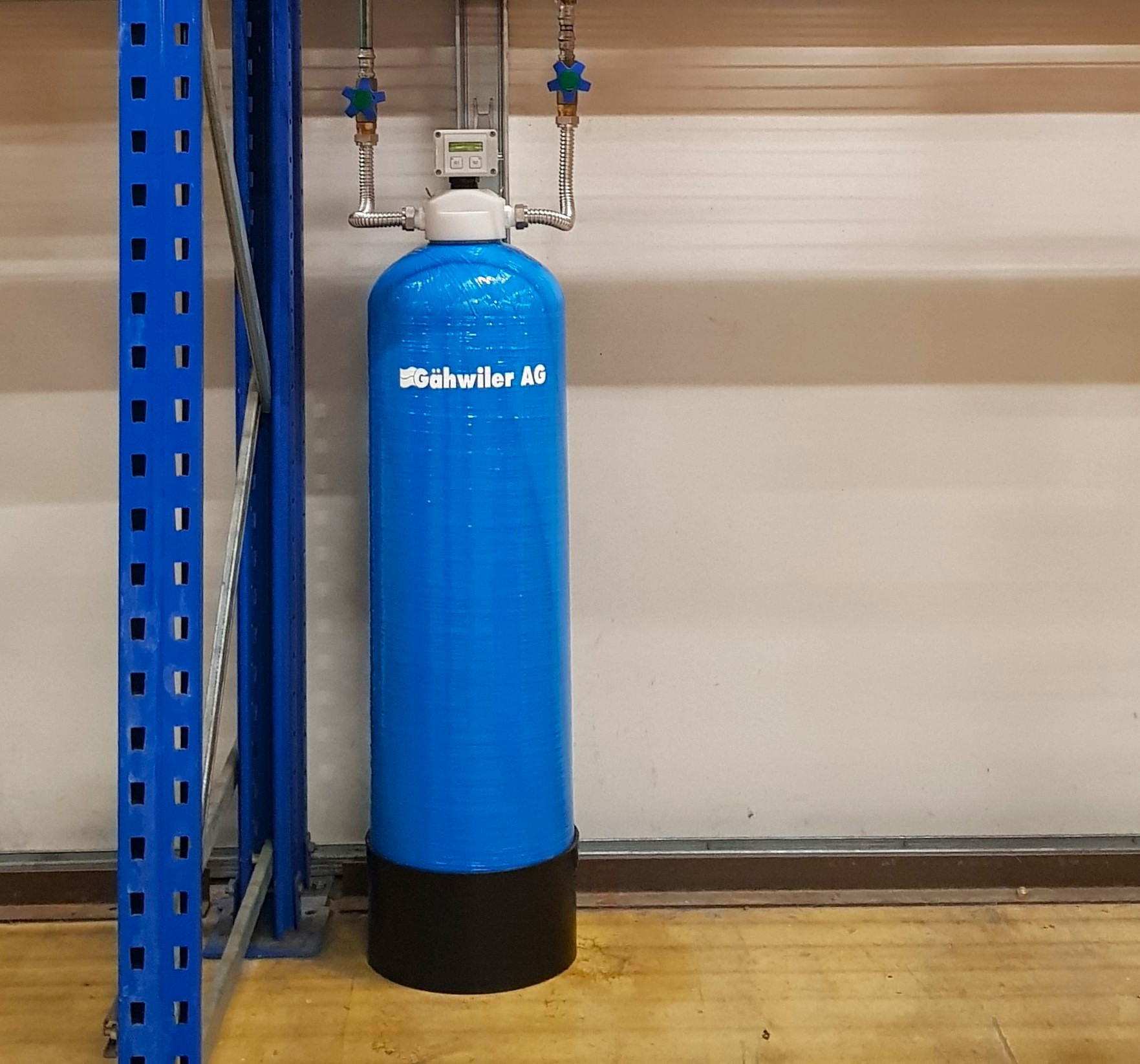 Reinstes Wasser für die Industrie: Wir bieten leistungsstarke und qualitativ hochstehende Teil- und Vollentsalzungspatronen für höchste Reinheit des Wassers, wie es zum Beispiel in Labors etc. benötigt wird.