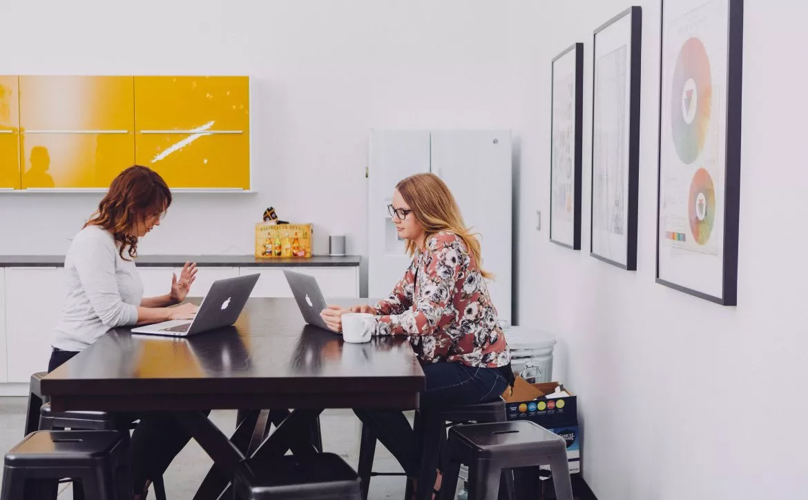 Desk sharing vs flexible office Witco.io