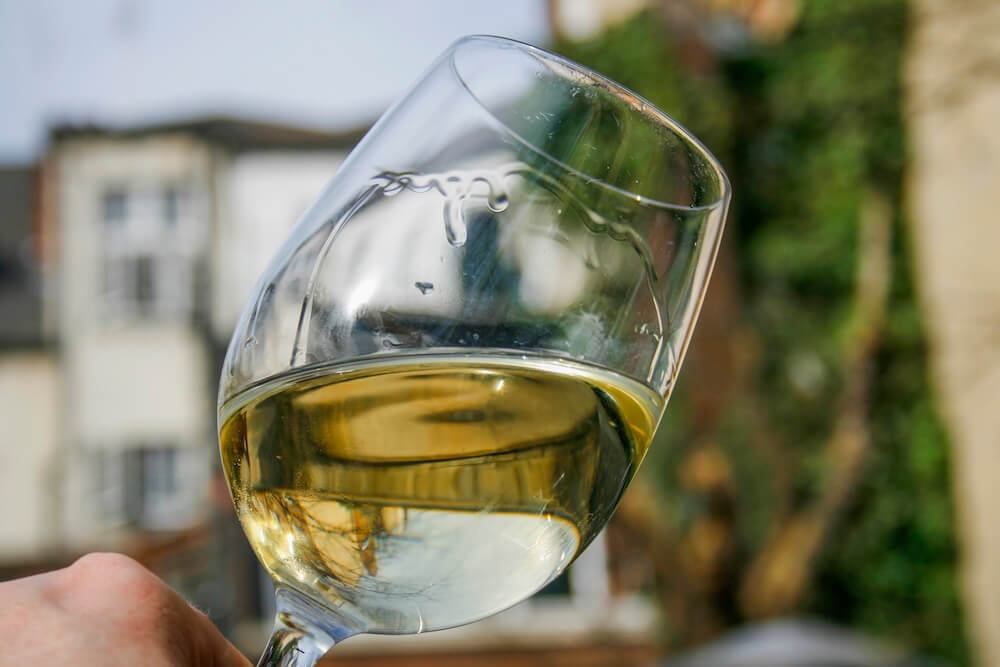 What You Need To Know About Swirling Wine The Momentum