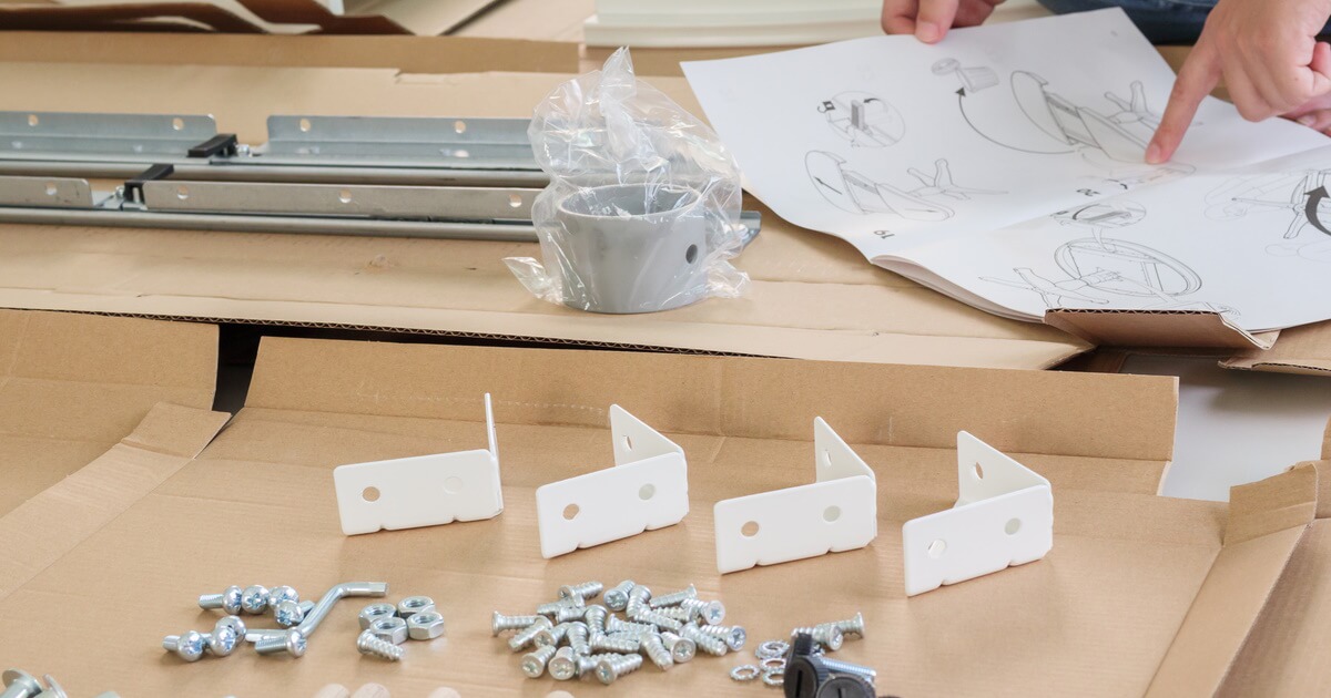 Designing Assembly Instructions Without Words