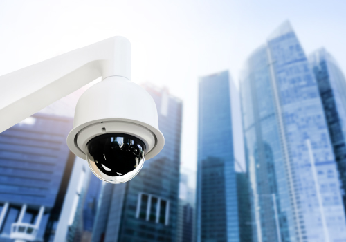 Sicherheits- und Servicemitarbeiter, der Sonderleistungen repräsentiert.