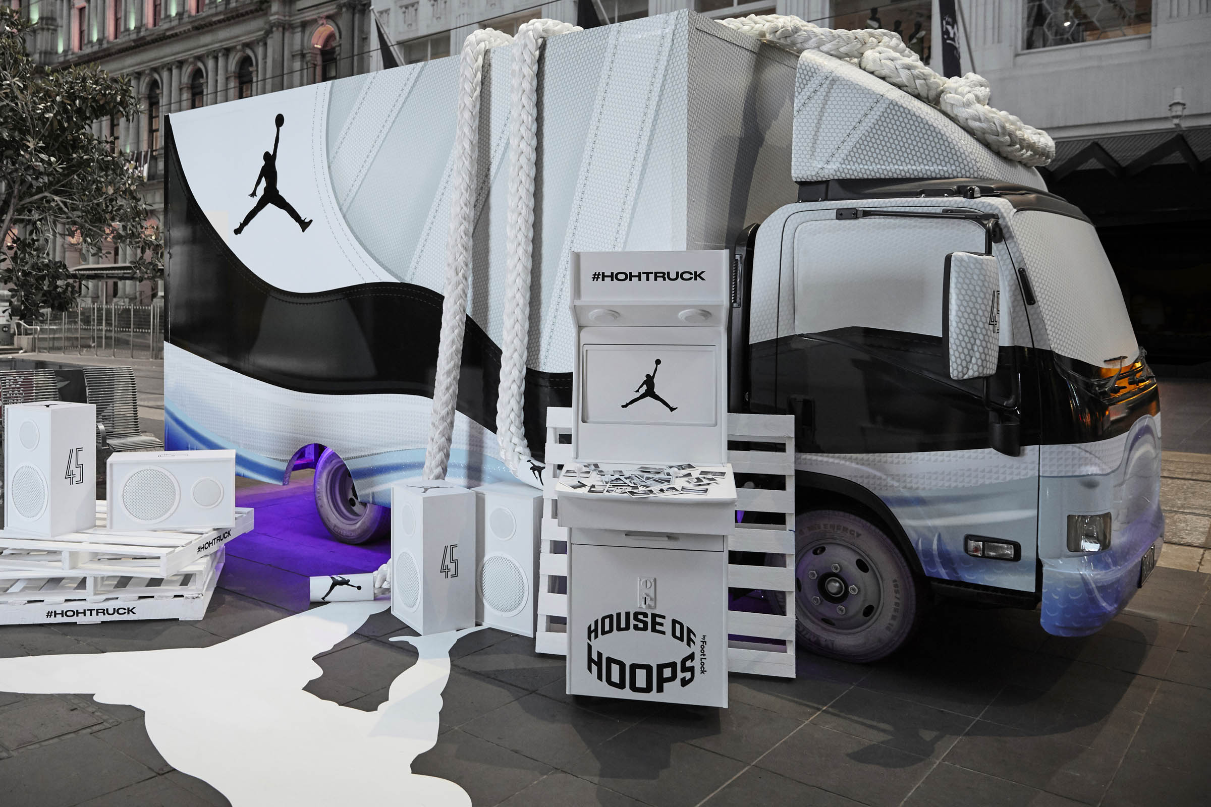 Jordan 11 Concord Launch