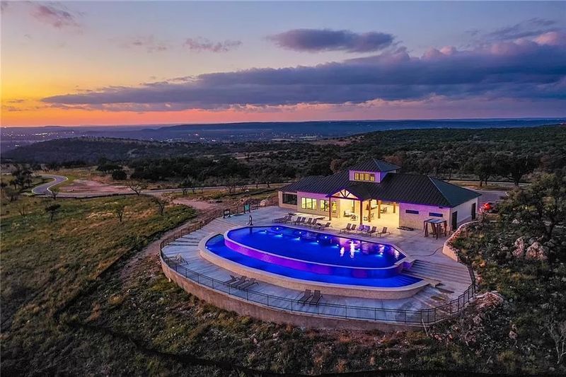 Big Creek Ranch Hill & Wine Country Living